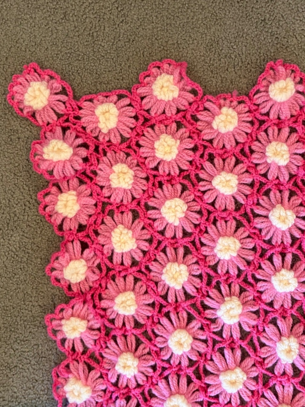 Vintage 1970s 3D Daisy Crochet Afghan Blanket Throw Pink Maximalist Retro 52x52